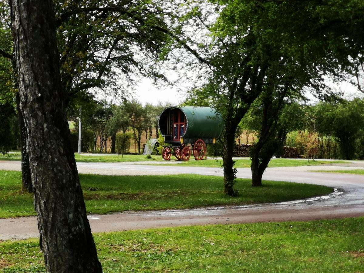 Camping De La Croix D'Arles ブール エクステリア 写真